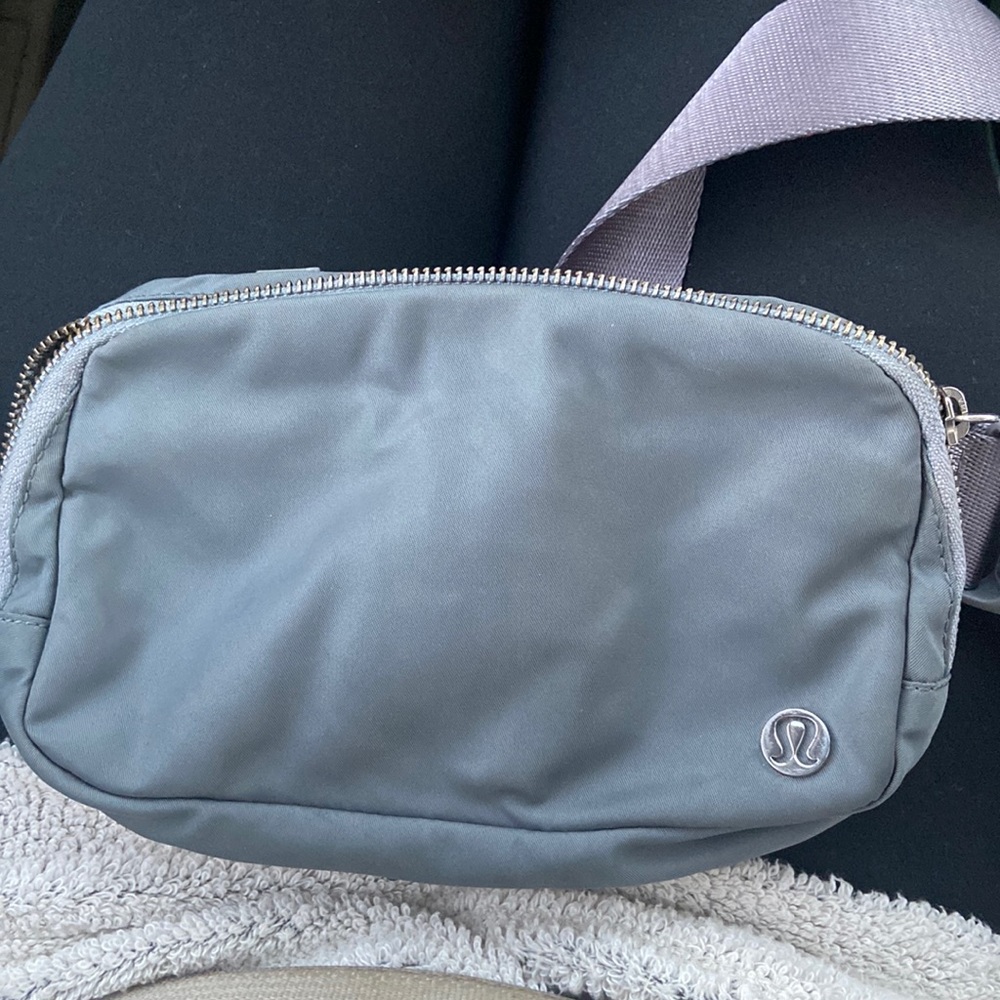 COPY - Lulu lemon everywhere belt bag